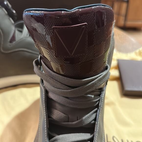 Louis Vuitton Men‘s Beige Suede&Maroon Patent Leather trim High Top size 11 NWT - Picture 3 of 11